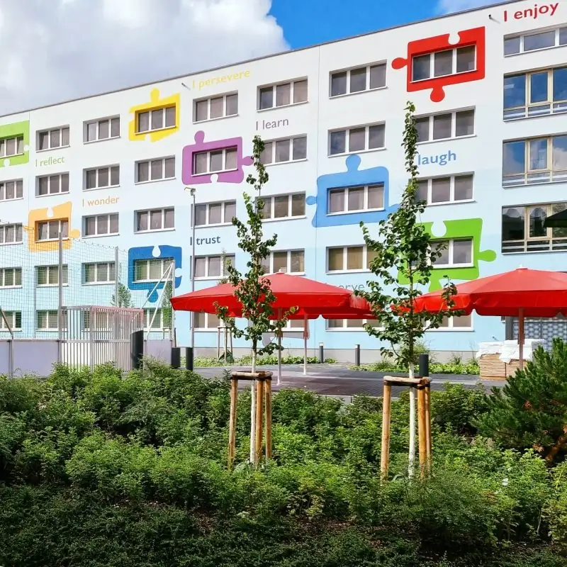 Berlin Brandenburg International School (BBIS) — školski prostor i učenici