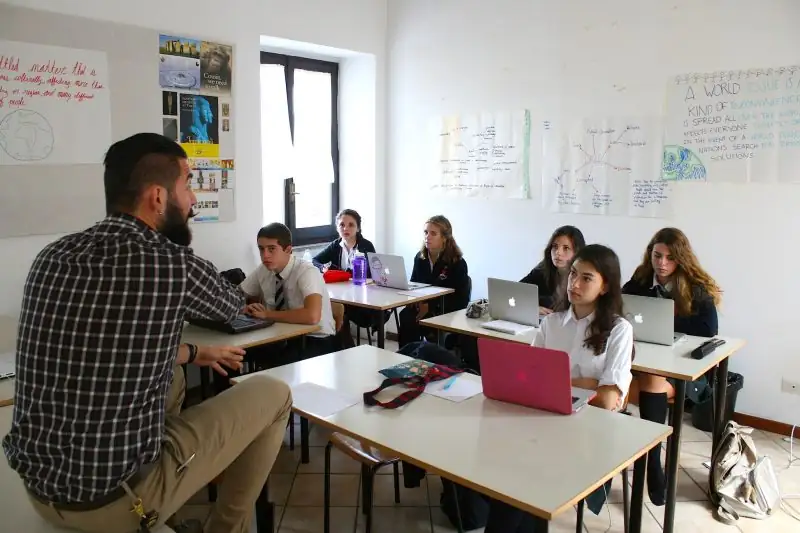 Canadian College Italy — školski prostor i učenici