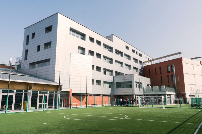 International School of Milan — fotografija sa stare ISEM stranice