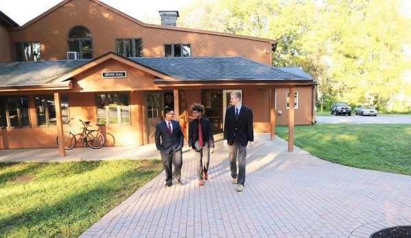 St. Thomas More School — školski prostor i učenici