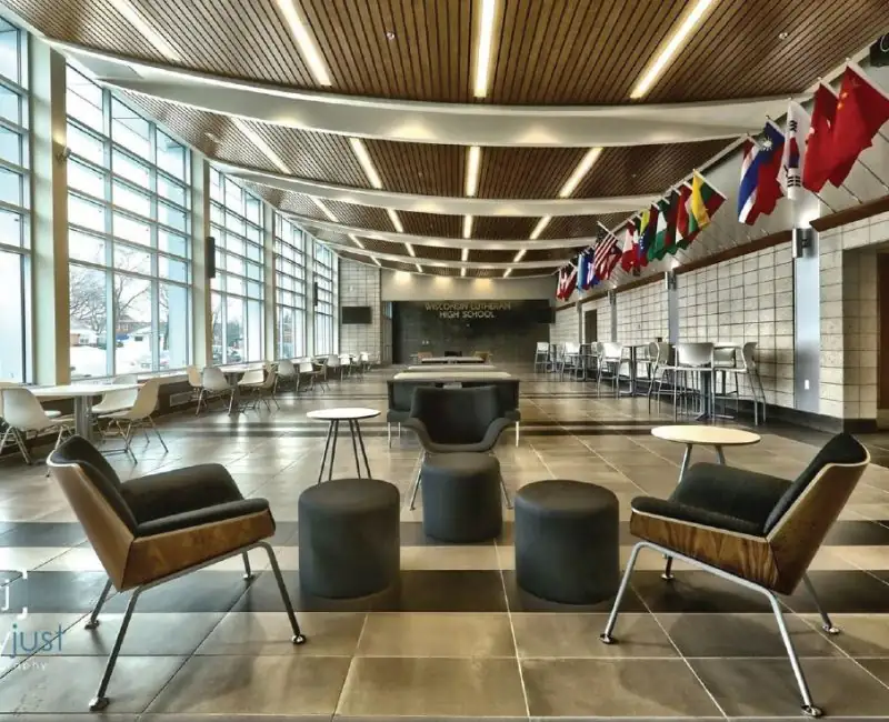 Wisconsin Lutheran High School — školski prostor i učenici