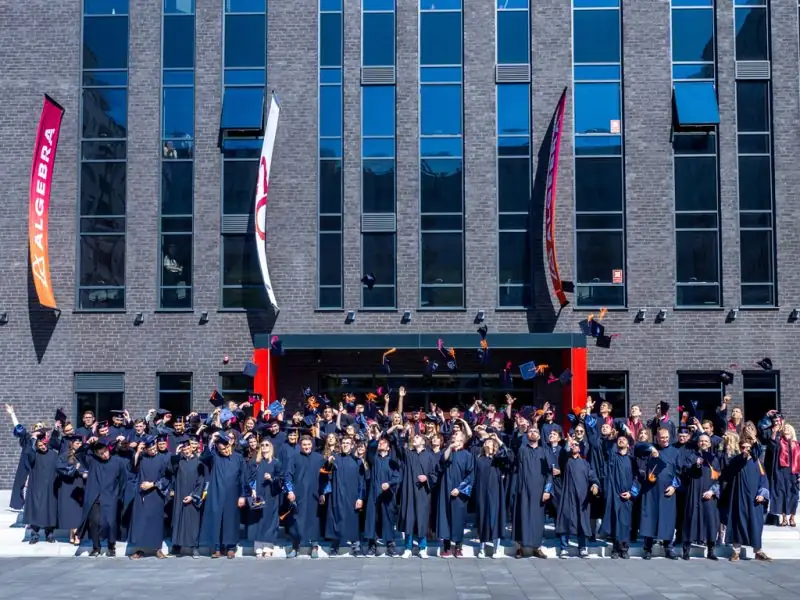 Algebra Bernays University — kampus i studenti