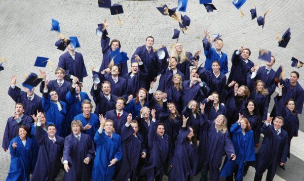 Munich Business School — kampus i studenti
