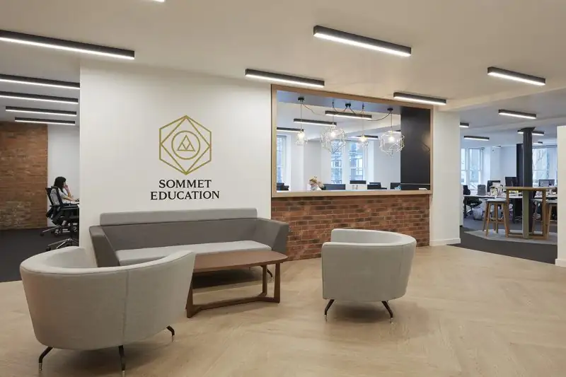 Sommet Education — kampus i studenti