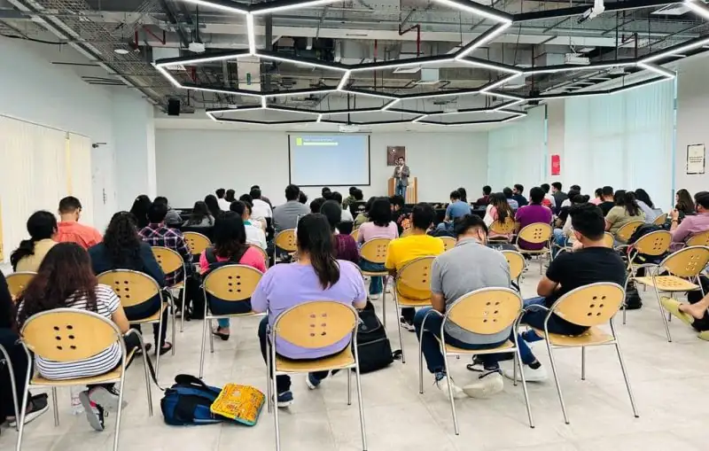 SP Jain School of Global Management, Dubai — kampus i studenti