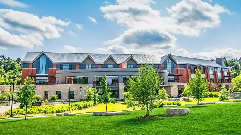 University of Wisconsin – Eau Claire — kampus i studenti